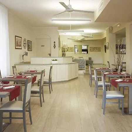فندق Sirena 3*